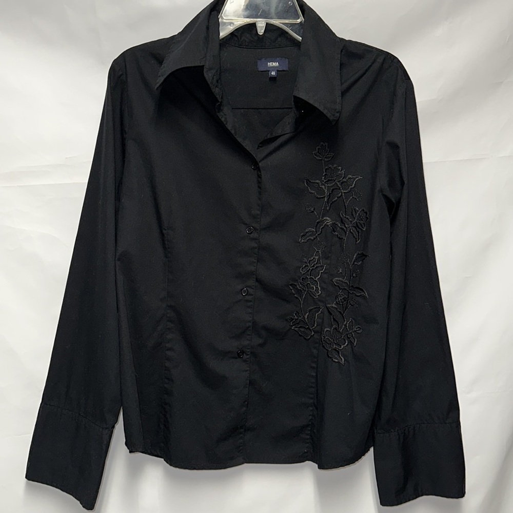 HEMA BUTTON DOWN TOP EMBROIDERY FLORAL LEFT SIDE Large